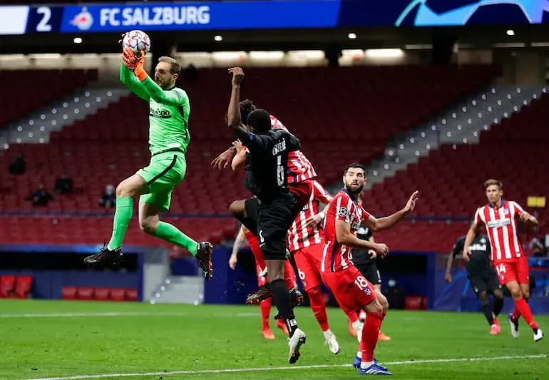 Un'uscita alta di Oblak!