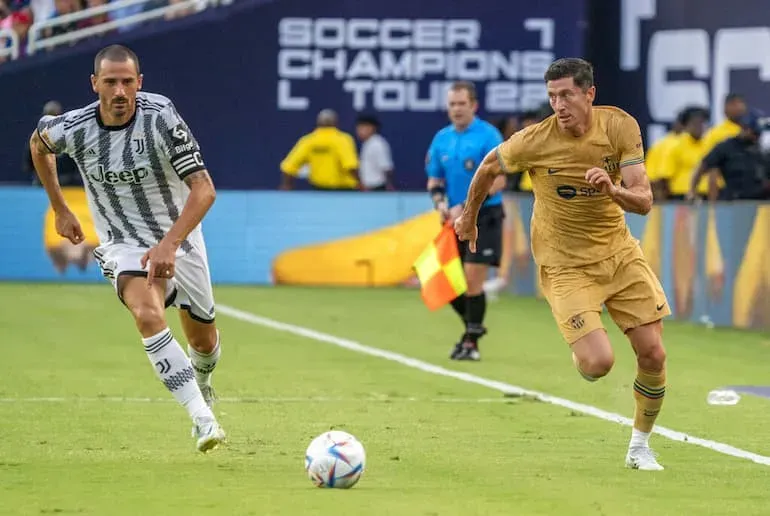 Bonucci rincorre Lewa in amichevole