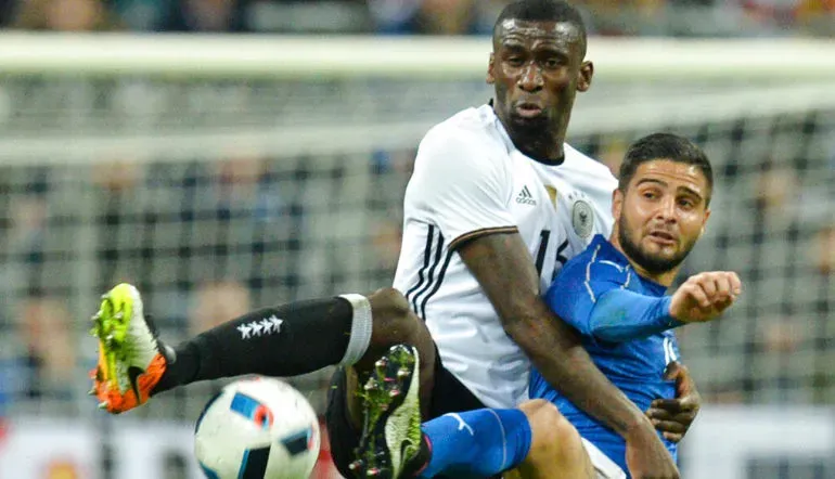 Insigne contro la Germania!