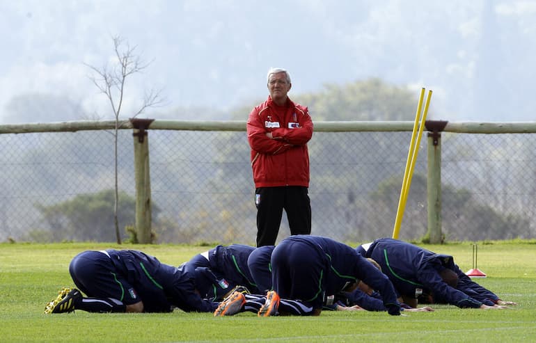 Marcello Lippi con gli Azzurri nel 2010!
