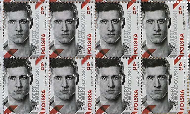 Il francobollo per bomber Lewa!