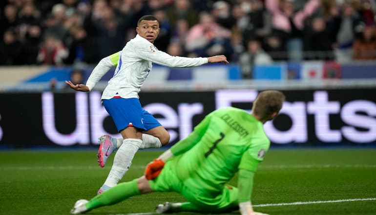 Mbappe in gol contro l'Olanda