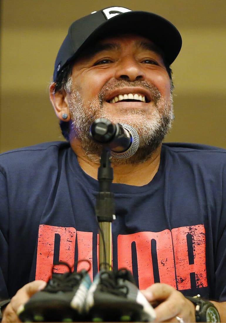Maradona con la maglia dello sponsor Puma!