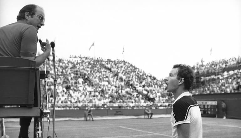 Una delle famose proteste di John McEnroe!