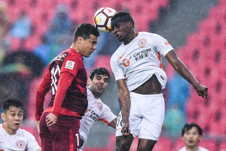 Hernanes in Cina