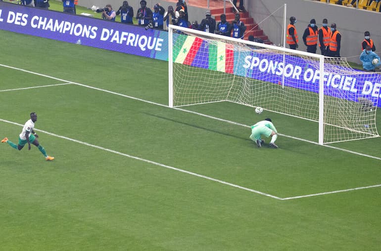 Sadio Manè trasforma il rigore che porta il Senegal in Qatar