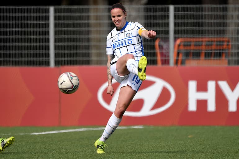 Il capitano Lisa Alborghetti