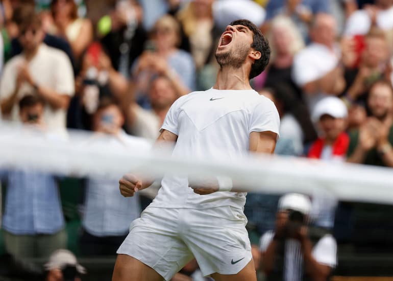 L'urlo di vittoria di Carlos a Londra!