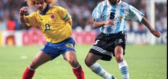 Valderrama in azione contro l'Argentina