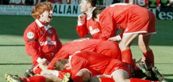 L'esultanza dei giocatori del Piacenza dopo una rete realizzata al Milan!