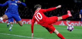 Coutinho in mezza girata con la maglia del Bayern!