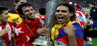 Falcao festeggia l'Europa League 2012 a Bucarest!