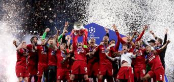 Jordan Henderson alza la Grande Coppa a Madrid!