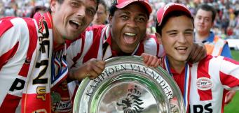 Cocu, Kluivert ed Affelay festeggiano il ventesimo titolo olandese nel 2007!