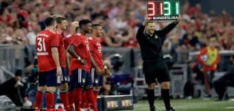 Un gruppo di giocatori del Bayern pronto ad entrare in campo