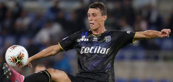 Roberto Inglese stoppa il pallone