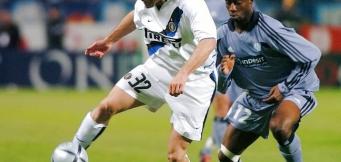 Bobo Vieri nel 2004 contro il Marsiglia