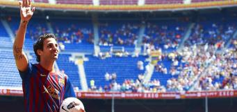 Cesc Fabregas il giorno del ritorno a Barcellona