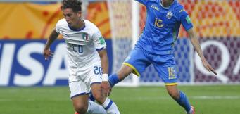 Esposito con la maglia della Under 20