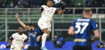 Ederson con la maglia della Salernitana