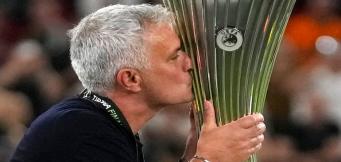 Mou a Tirana