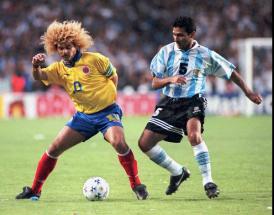 Valderrama in azione contro l'Argentina