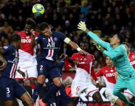 Keita Baldé tra i difensori del PSG