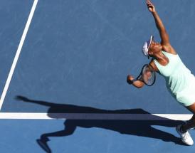 Venus Williams al servizio