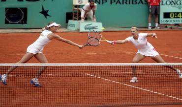 Mara Santangelo sulla sinistra, in coppia con Alicia Molik