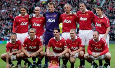 Una formazione di vecchie glorie dello United!